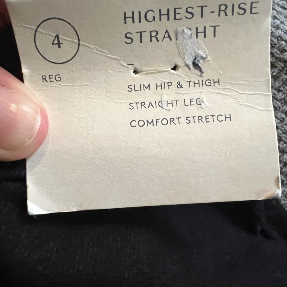 Women's Highest-Rise Straight Ankle Jeans - Universal Thread™ Black Size 4 - Picture 5 of 5